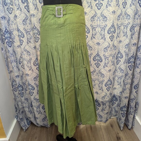 Green Skirt - Picture 2 of 4